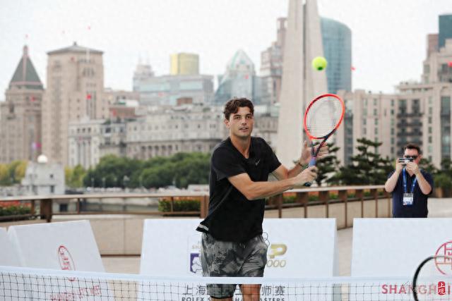 富的老将坐 富的老将坐